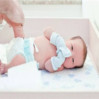 (2) Bagaimana untuk memilih lampin dalam tempoh yang berbeza? Bayi baru lahir (0 hingga 5 bulan):